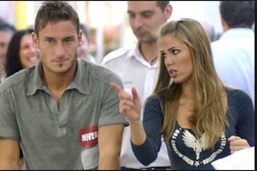 Ilary Blasi e Francesco Totti allo stadio del calcio