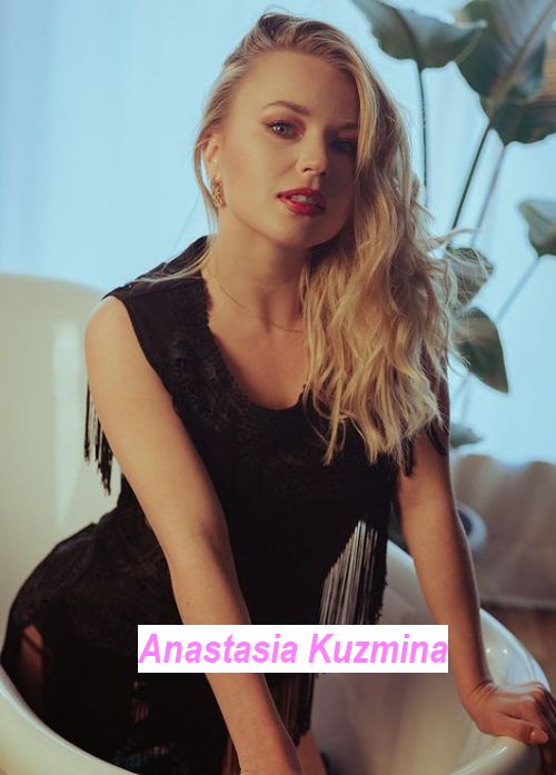 Anastasia Kuzmina posa per una fotografia